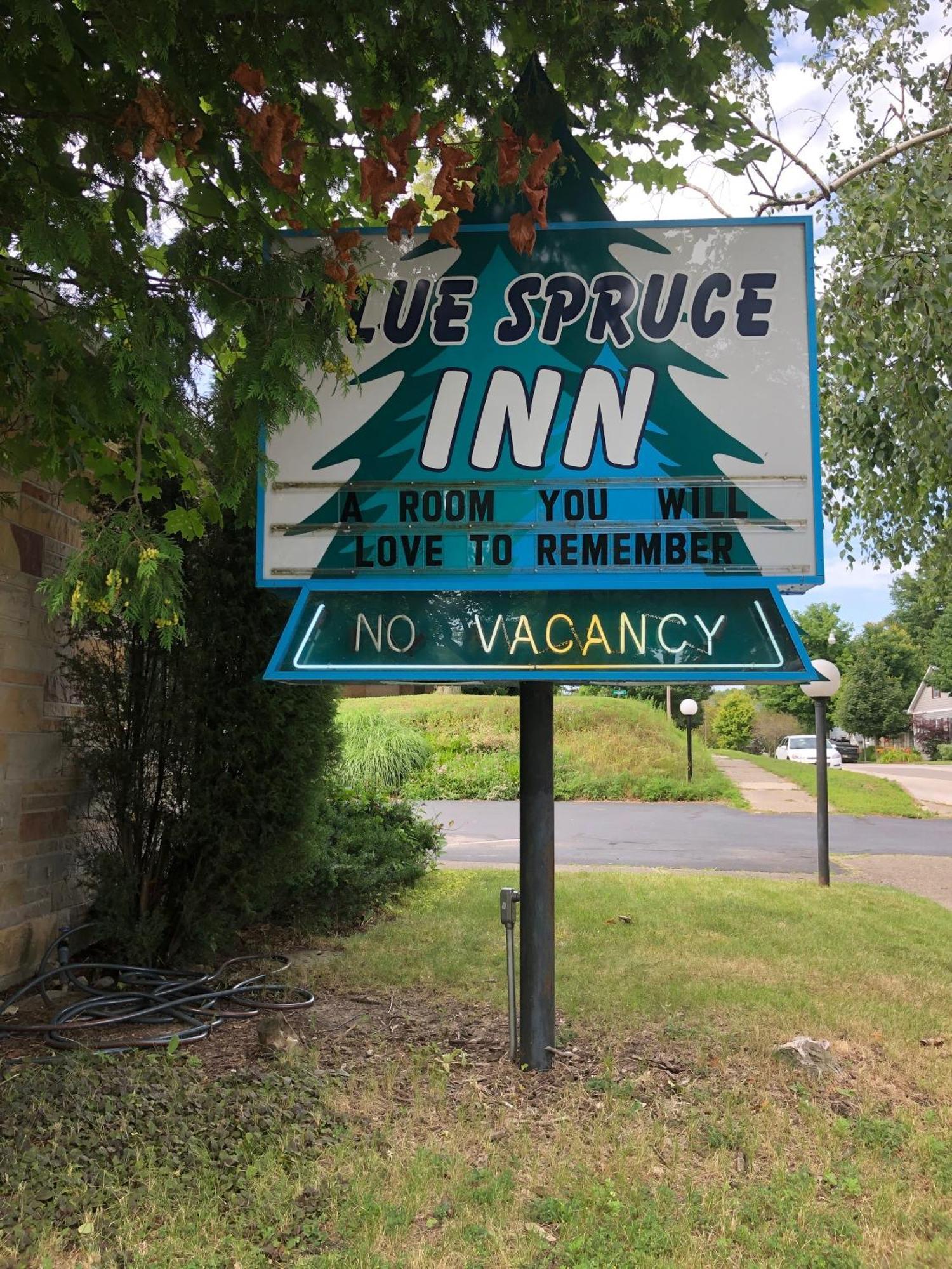 Ludington Blue Spruce Inn Exteriér fotografie