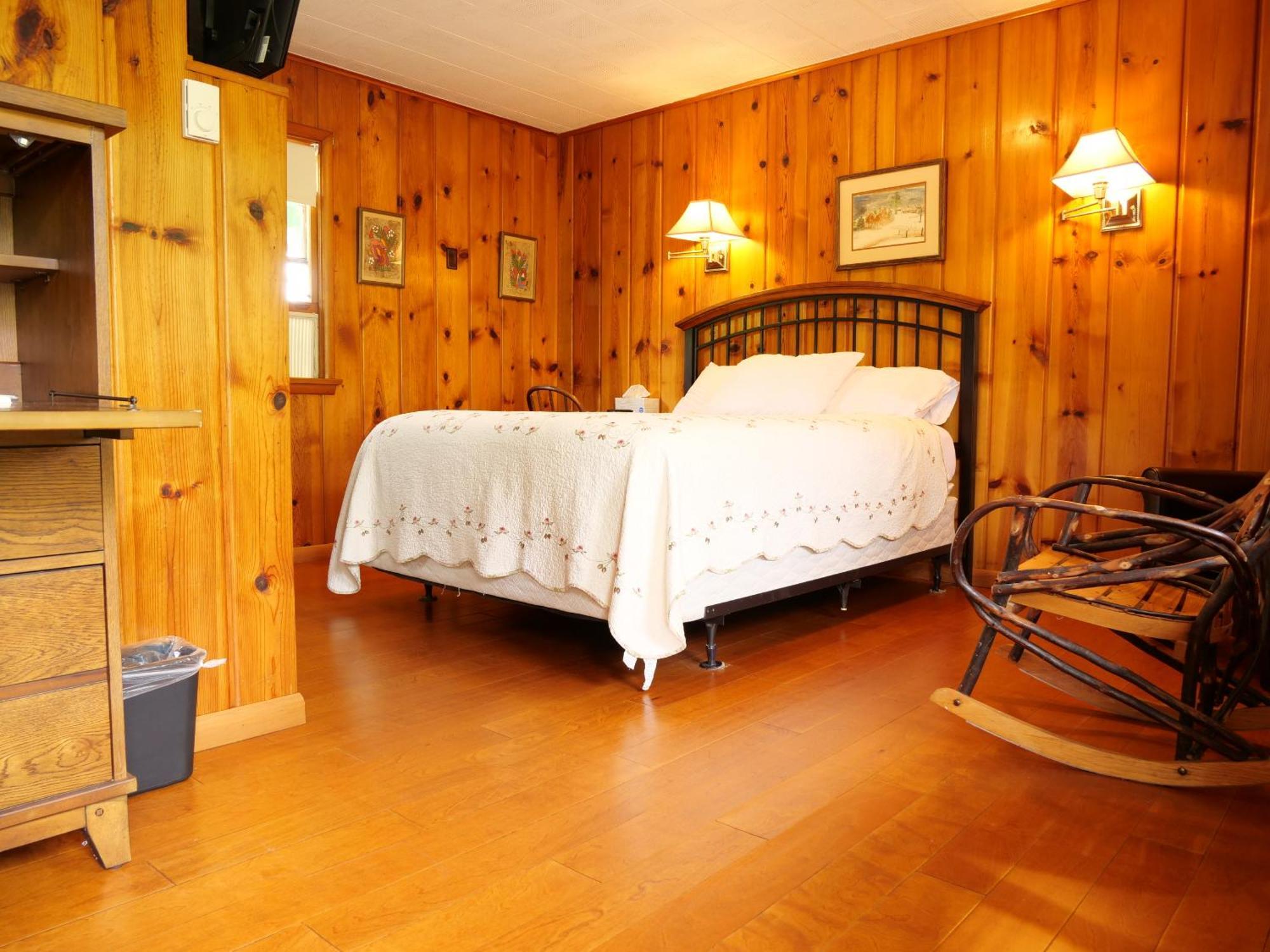 Ludington Blue Spruce Inn Pokoj fotografie