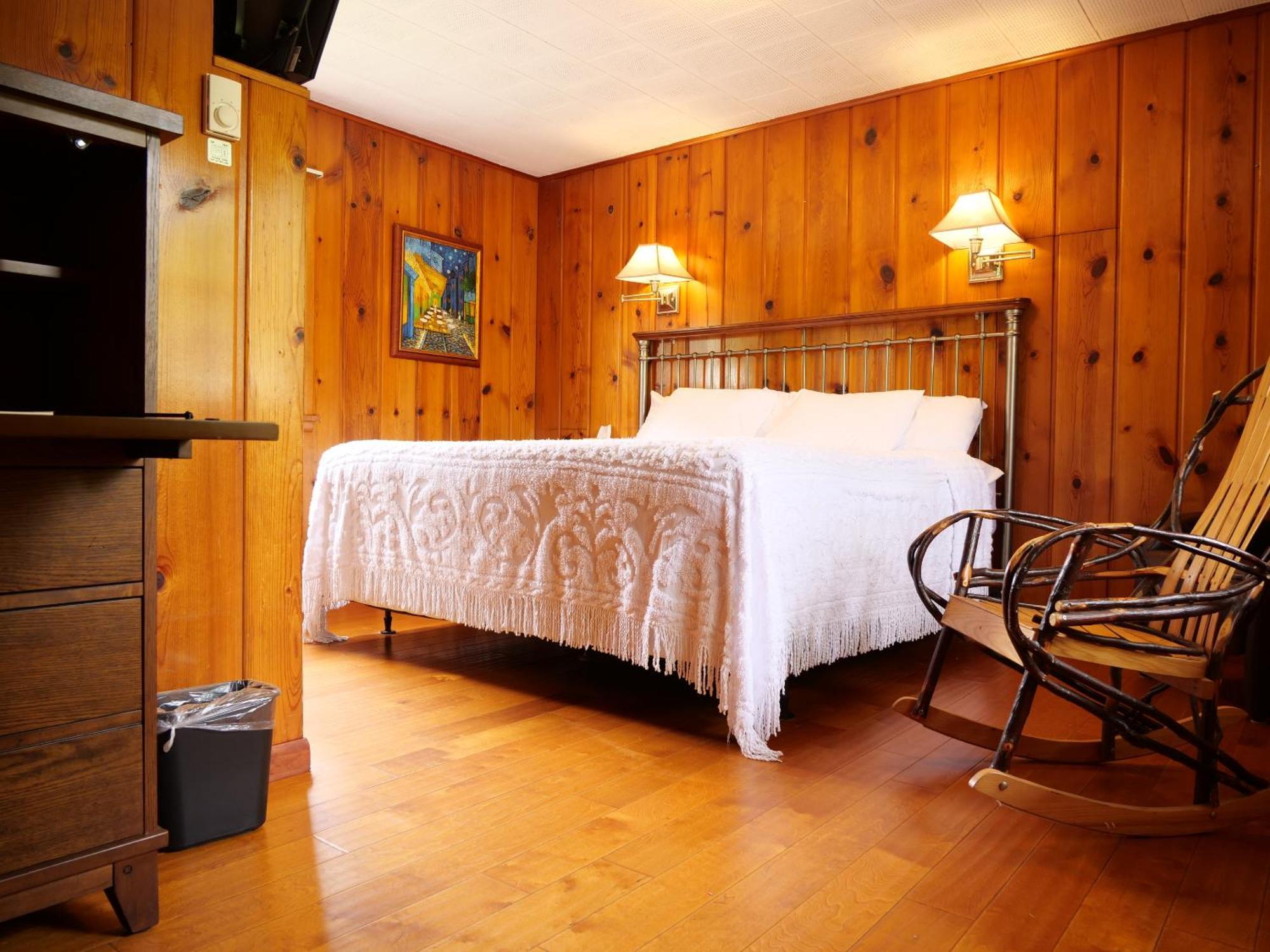 Ludington Blue Spruce Inn Pokoj fotografie